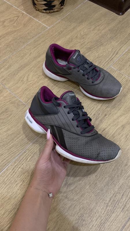 Reebok izi tone on sale