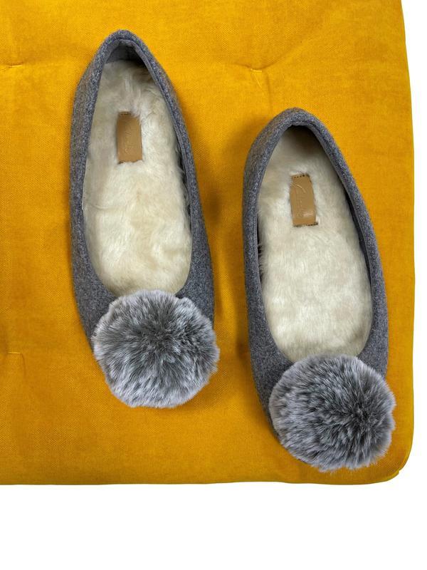 Clarks pom shop pom slippers