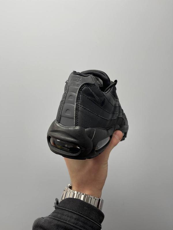 Black junior best sale nike air max