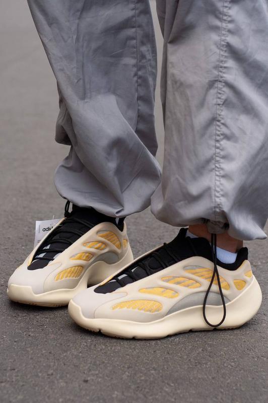 Yeezy 700 sales scarpe adidas