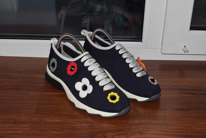 Fendi best sale flower sneakers