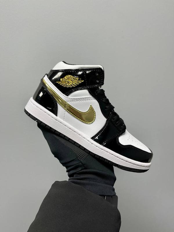 Black white and gold best sale retro 1