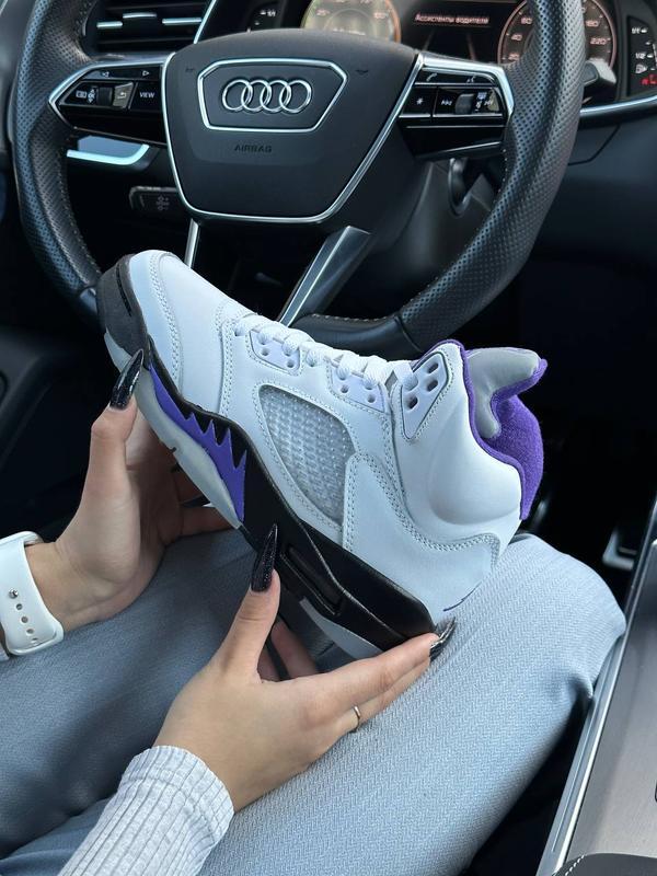 White black hot sale purple jordans