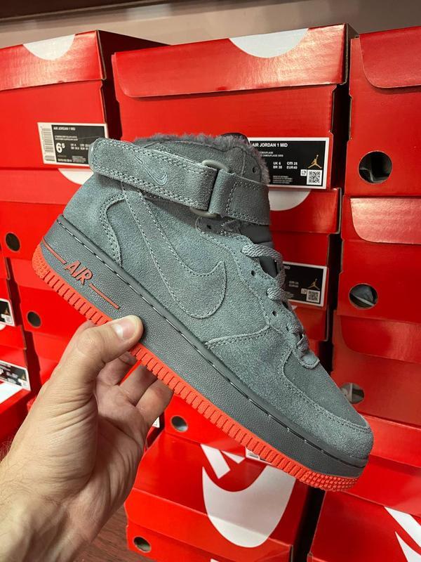 Grey air sales jordan 1 mid