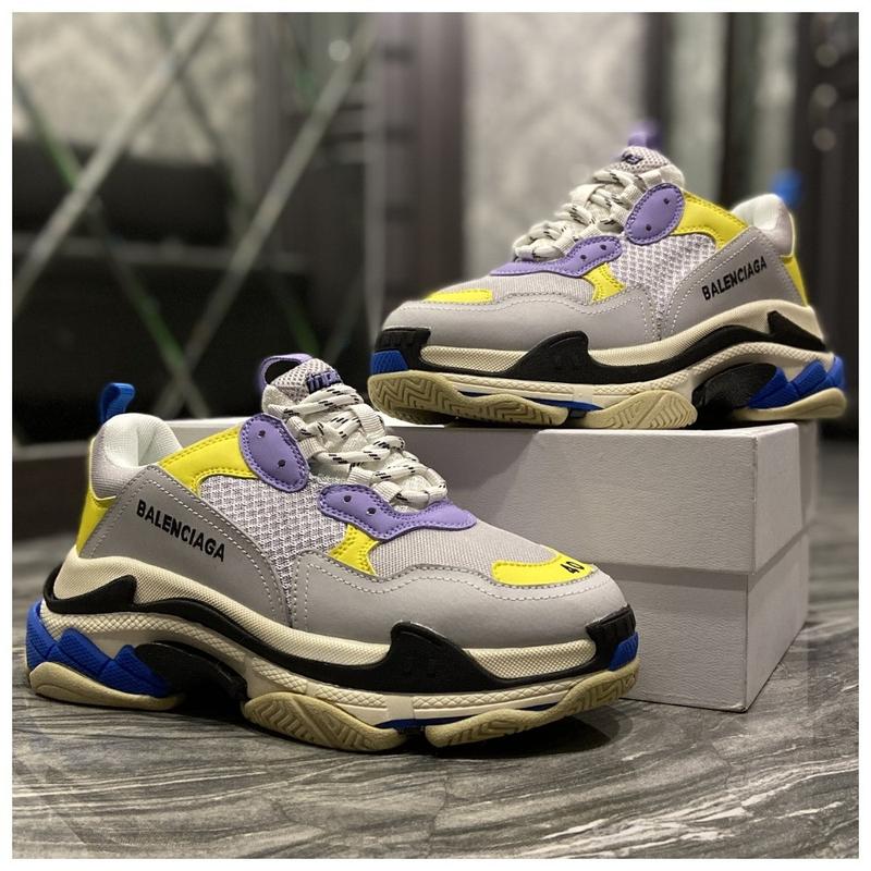 Cheap balenciaga hot sale triple s