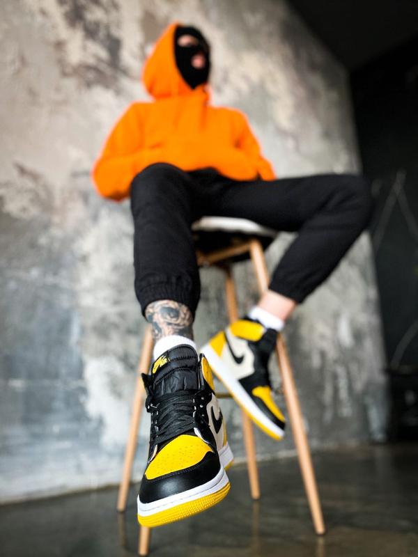 Jordan retro store yellow and black