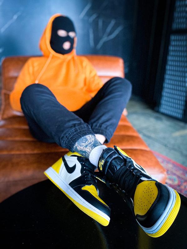 Air jordan one yellow best sale and black