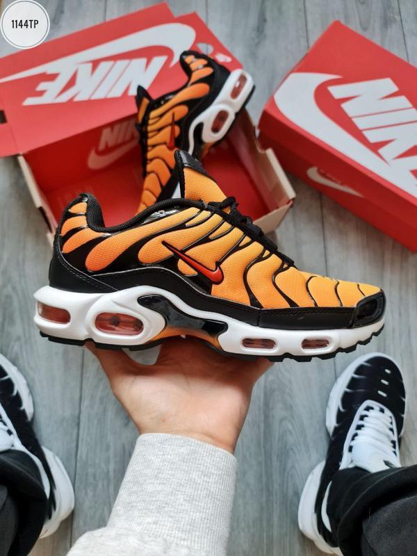 Nike tuned best sale black and orange