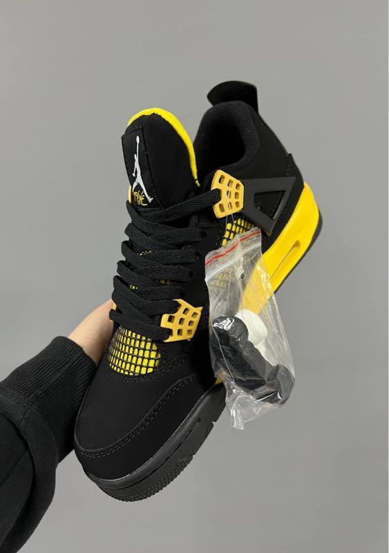 Yellow best sale shoes jordans