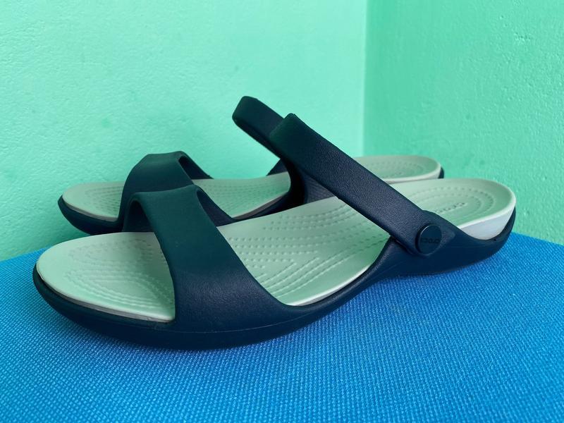 Crocs cleo store