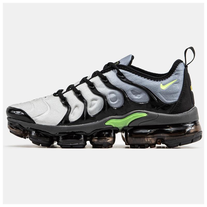 Vapormax plus best sale black green