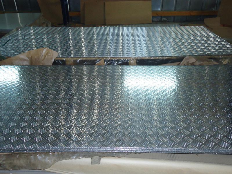Алюминиевый лист рифленый квинтет АД0 3мм 1х2м 1,5х3м 1,25х2,5м