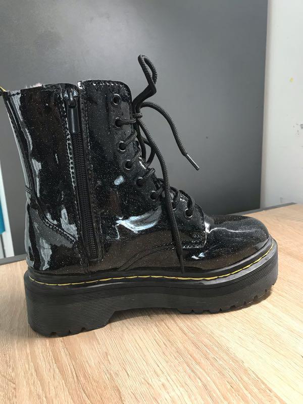 dr martens 35