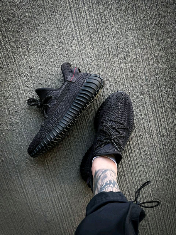 Yeezy 350 v2 black 2025 reflective adidas