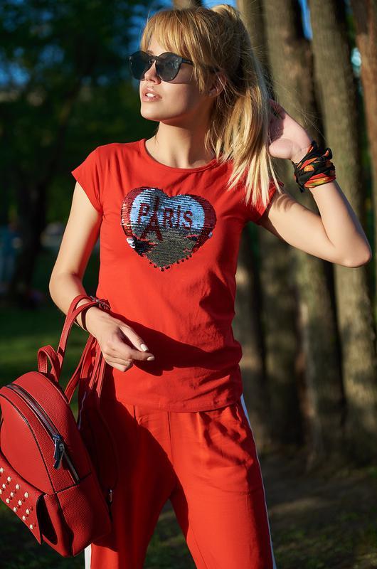 Красивая,эффектная,качественная,стрейчевая красная футболка ha...