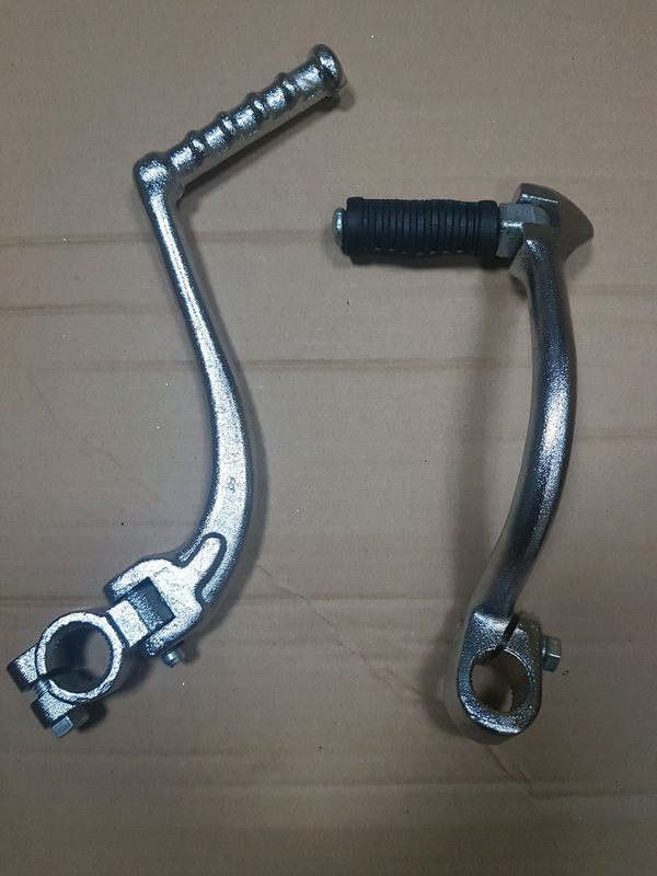 Кикстартер иж юпитер 5. Лапка кпп иж 56. Лапка переключения передач иж планета 3. Иж49 лапка тормоза. Тормозная лапка иж 49.