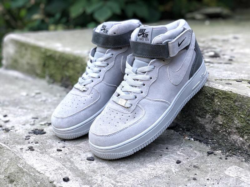 Натуре форсе. Nike Air Force 1 высокие серые. Nike Air Force серые мужские. Кеды найк серые мужские Air forse 1. Найк АИР Форс 1 высокие замша.