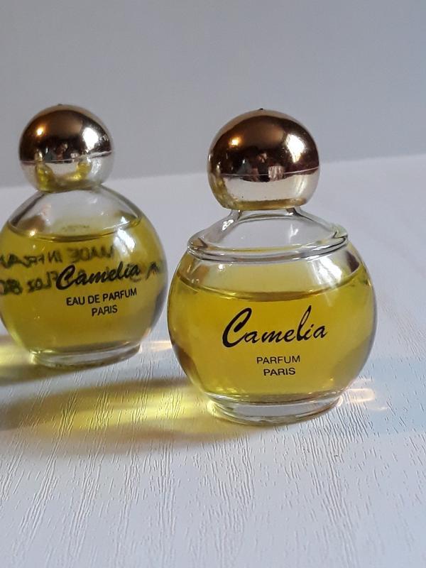 Камелия аромат. Духи Камелия. Французские духи Камелия. Camellia туалетная вода. Парфюм Camelia духи.