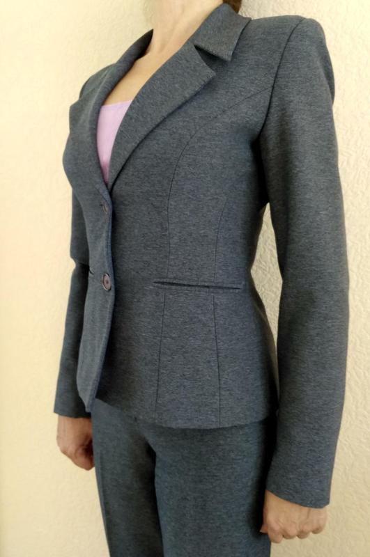 Брючный Костюм Серый Фото