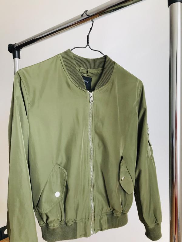 Зеленый бомбер куртка ветровка s