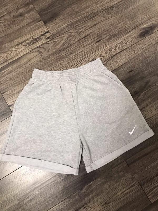 Shorty Sportivnye Serye Nike Na Izi Ua 9249285