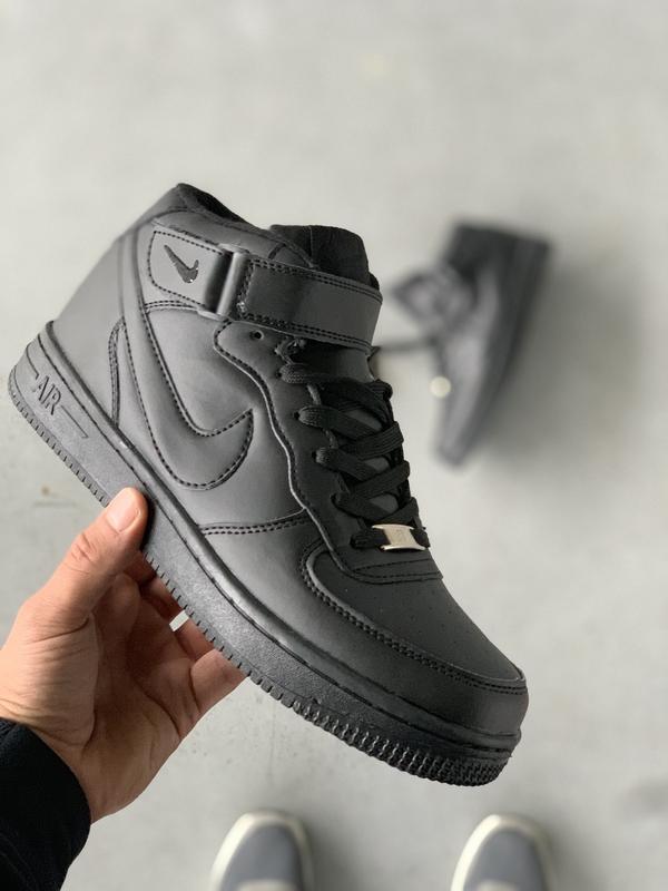 Nike air force зимние. Найк АИР Форс 1 мужские зимние. Найк АИР Форс 1 черные зимние. Nike Air Force осень зима. Кроссовки найк форсы зимние.