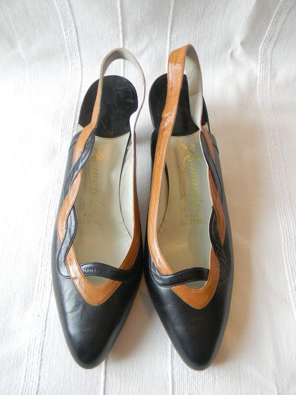 Кожаные босоножки закрытый носок от armando р.40 новые