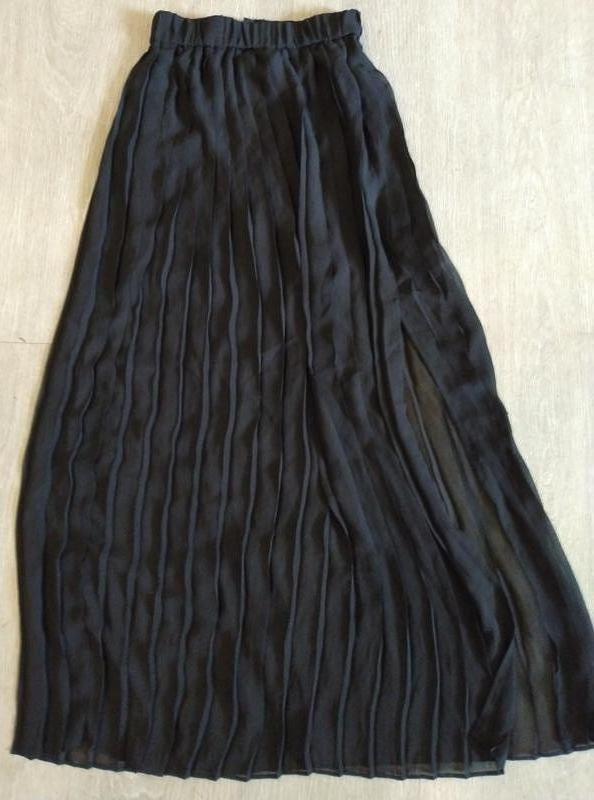 Юбка плиссе с разрезом h&m divided. размер xs.