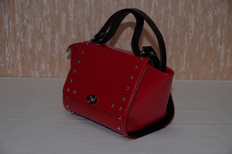 Стильная красная женская сумочка