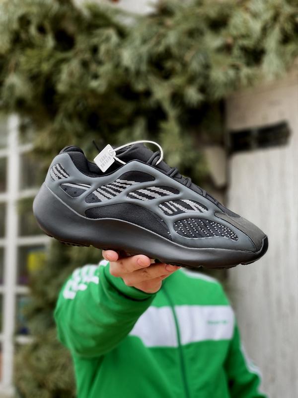 yeezy 700 37