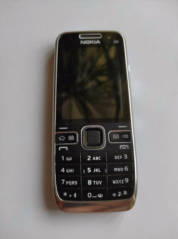 Nokia e52 не заряжается