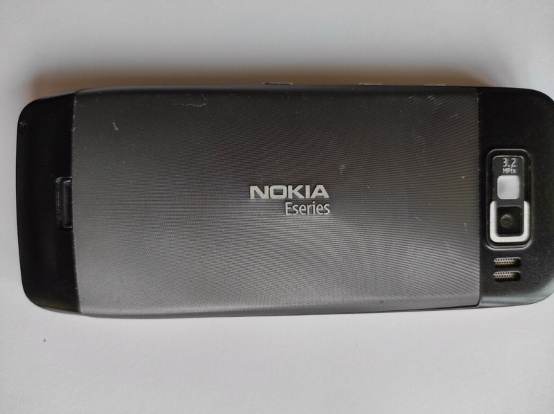 Nokia e52 не заряжается