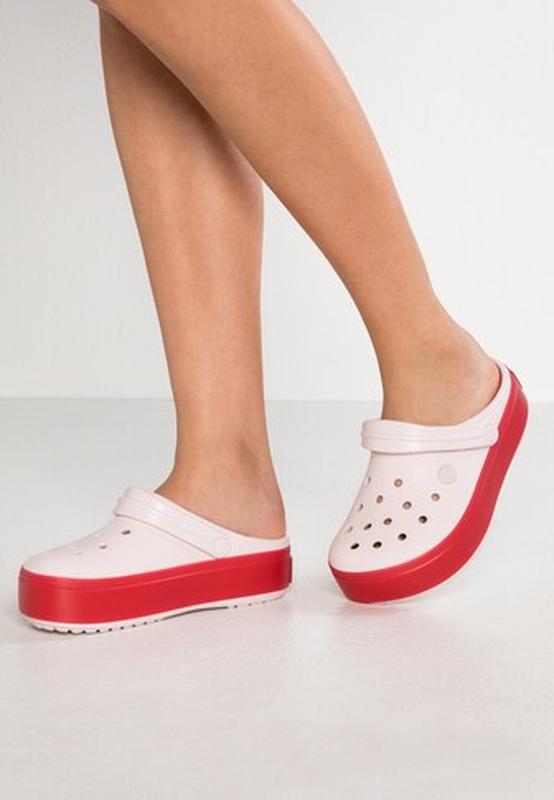 Crocs фото на девушках