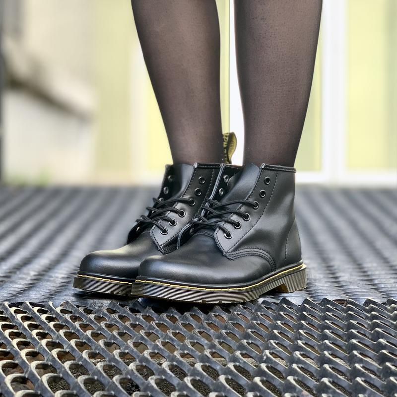 dr martens 101 smooth black