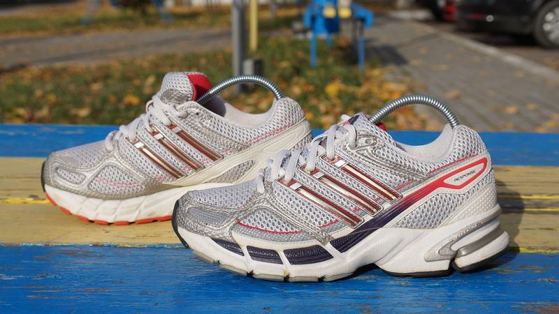 adidas response cushion 18