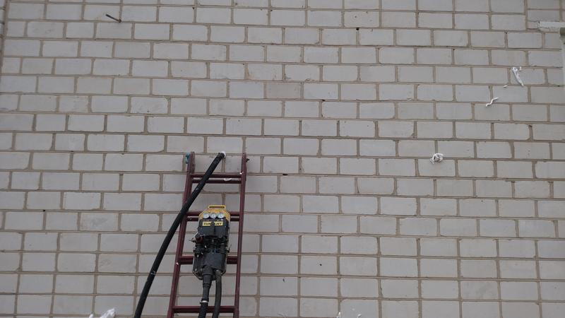 Утепление стен, крыши дома пеной пеноизол, жидкий пенопласт.: цена 220 ...