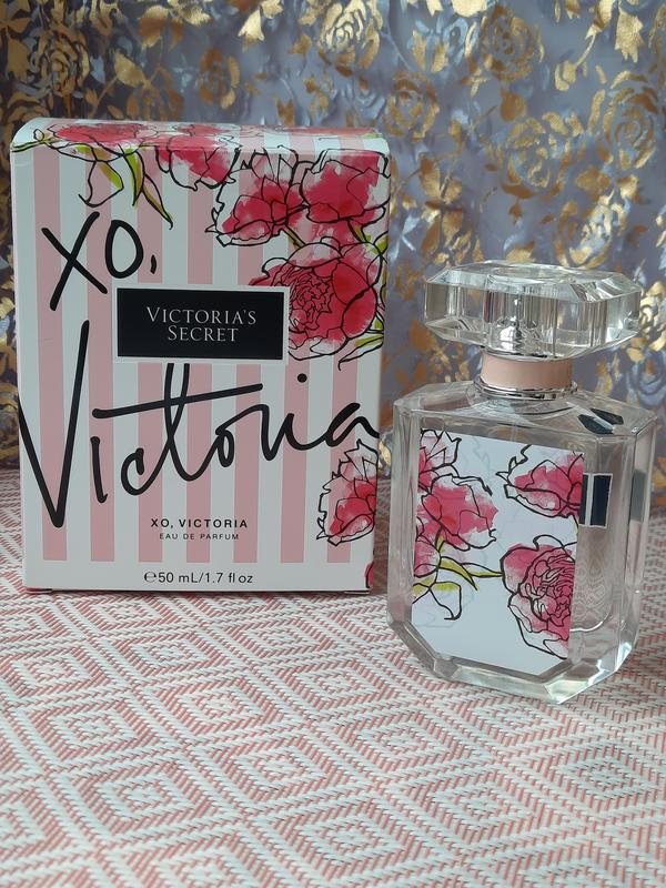 Victoria отзывы. Духи Zara Ruby Berry. Victoria XO. Духи с XO Victoria. Victoria's Secret Berry Elixir.