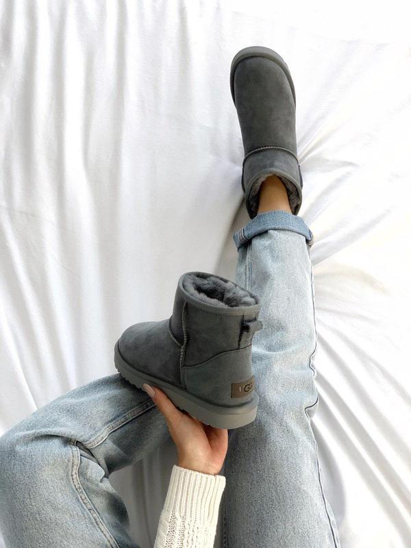 ugg mini gray