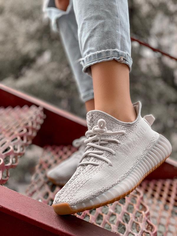 Шикарные женские кроссовки adidas yeezy 350 beige - 1479 ₴, купить на ...