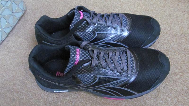 reebok izi tone