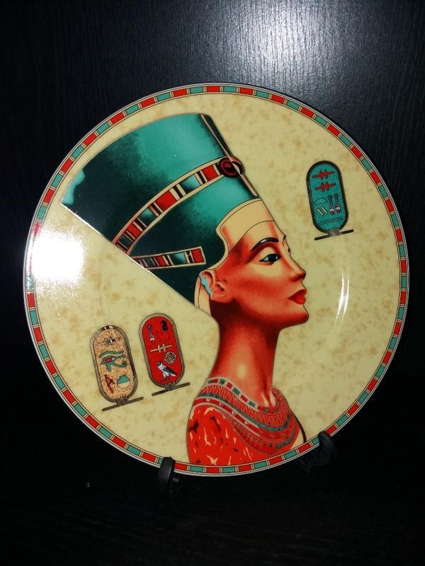 Фарфоровая тарелка. нефертити.египет.21см диагональ