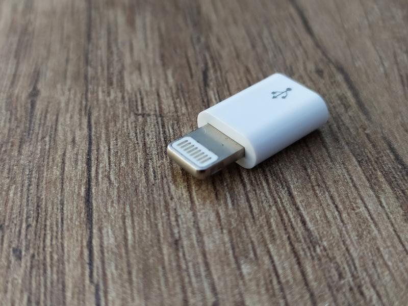 Переходник с usb на lightning для подключения флешки к iphone