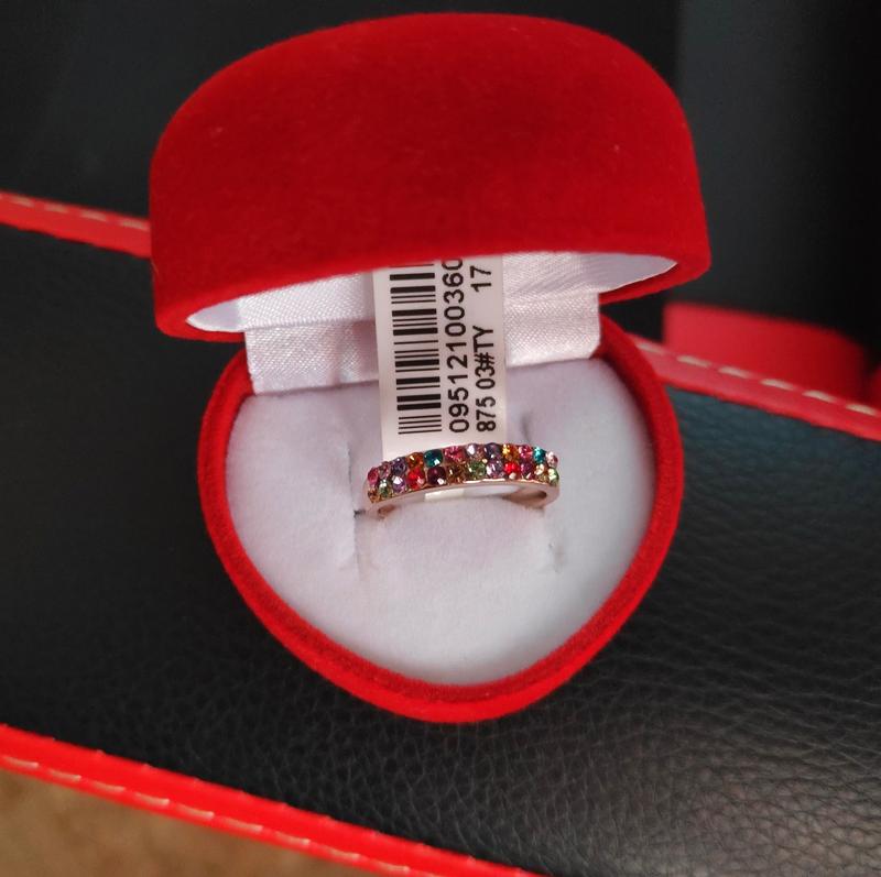 Нежное кольцо с цветными камушками 17 размер