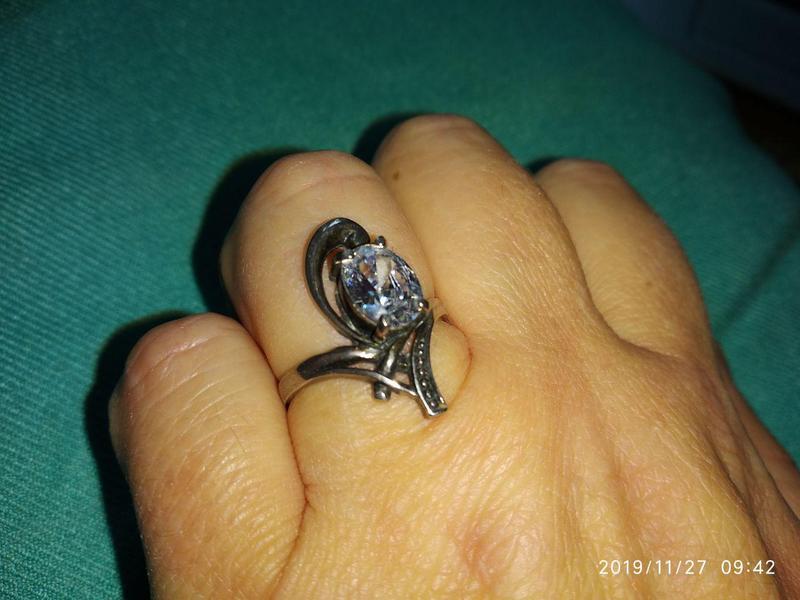 Серебрянное кольцо размер 18,5