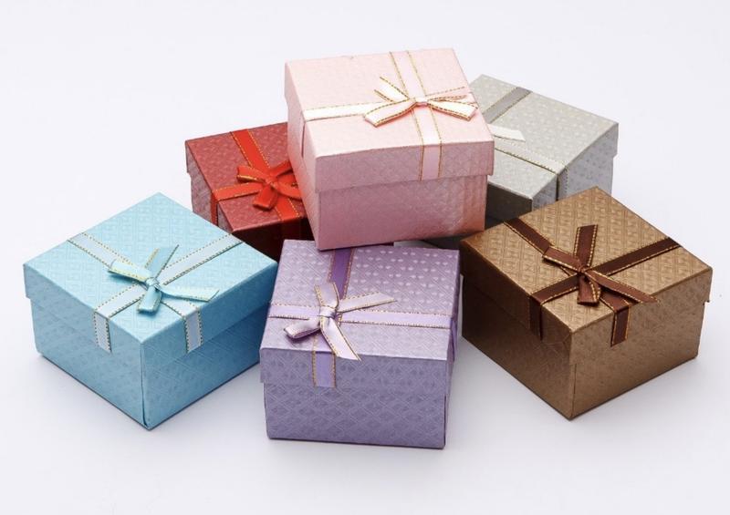 Девять подарков. Коробка Letique подарочная. Подарочная коробка 9х9 см. Коробка подарочная 9 на 9. Коробочки подарки 9 штук.