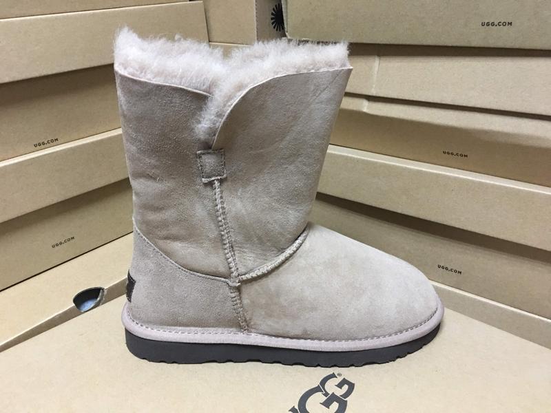 ugg classic cuff short natural