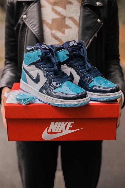 nike retro 1 blue