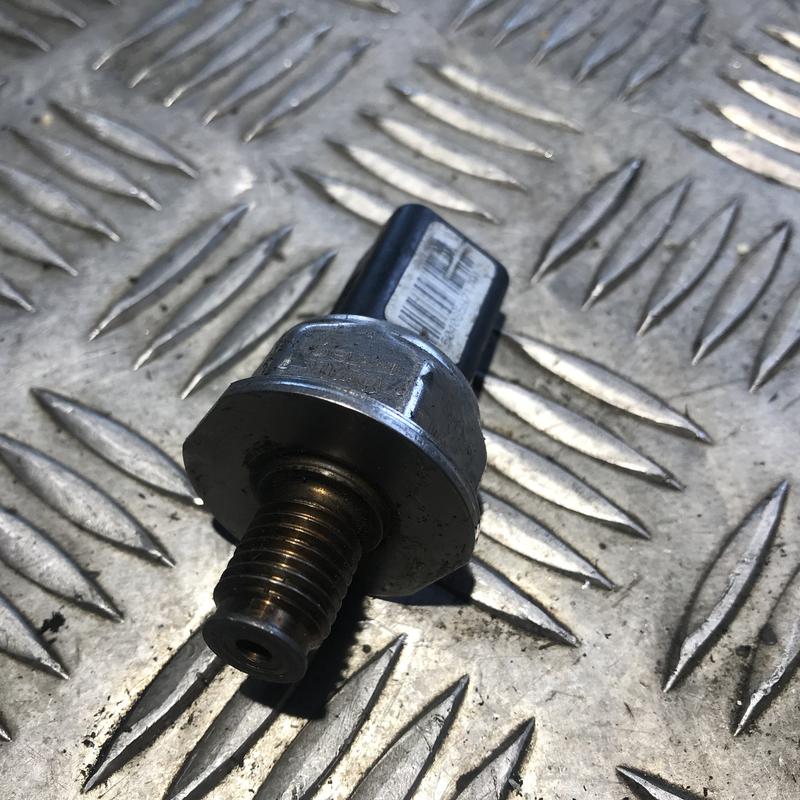 Датчик давления топлива в Common Rail рейке/ топливной рампе ...