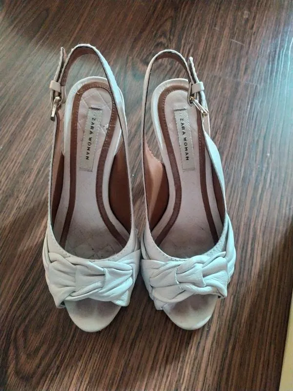 Босоніжки фірмові