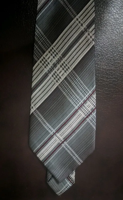 Мужской классический галстук.